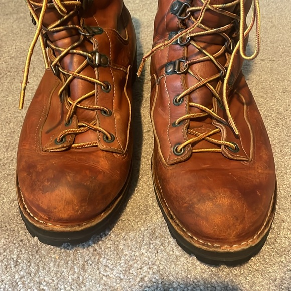 Men’s Insulated Danner work boots. Style number pictured above. - Picture 6 of 8
